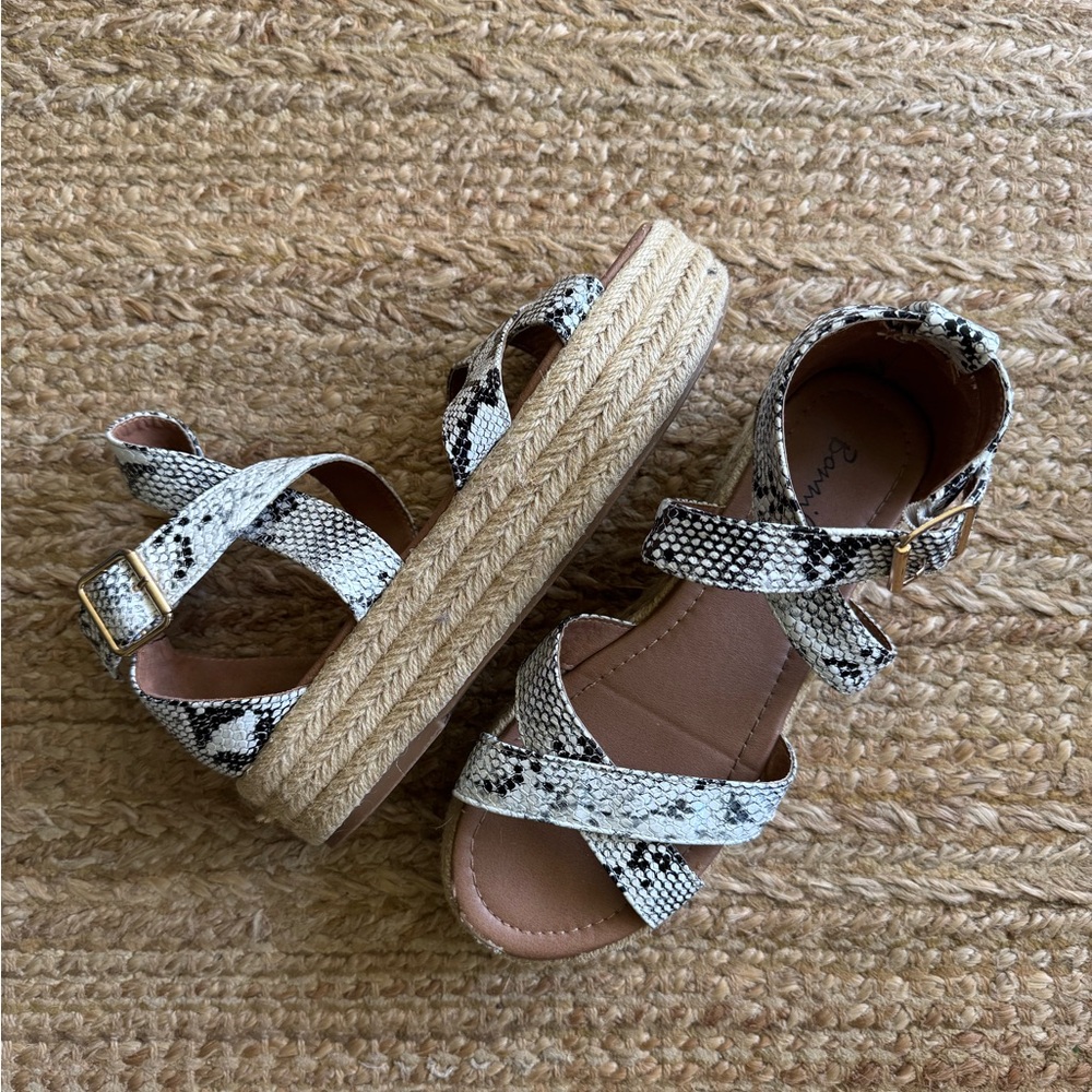 Snake skin pattern platform, sandals